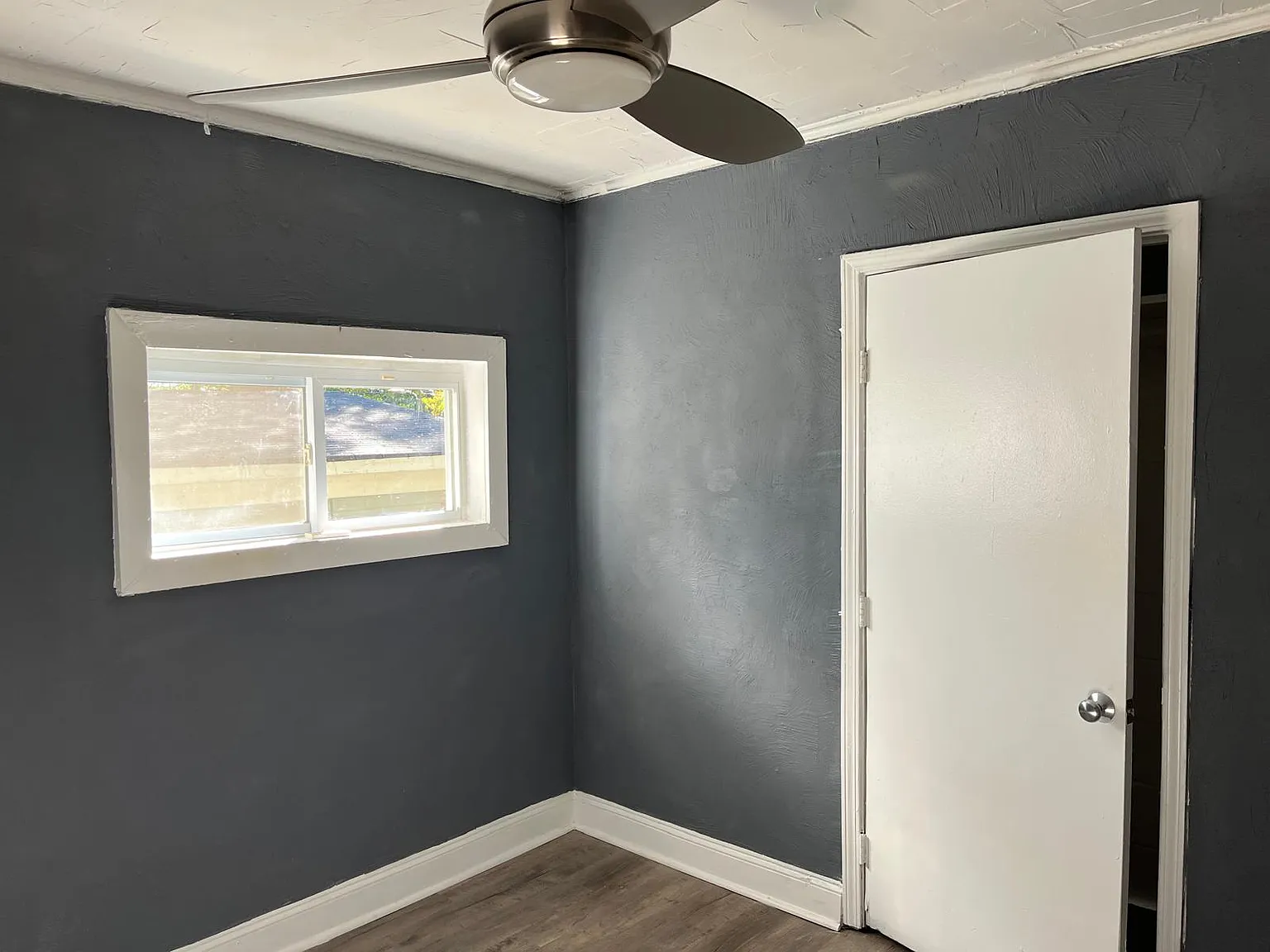 2 bed, 1800 sqft, $1,300 — Photo 2