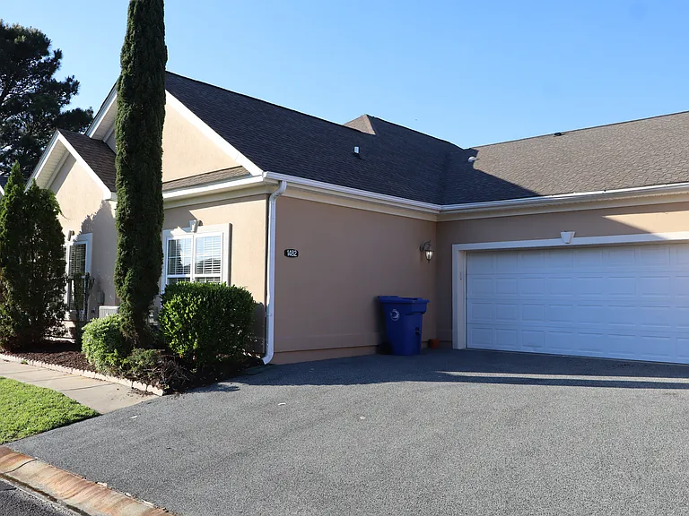 1482 Saint Thomas Cir — Photo 23