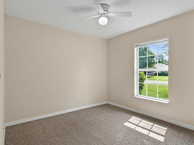9 Lytton Ln — Photo 31