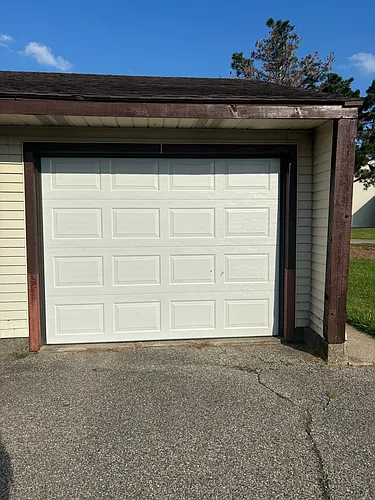 1125 Country Ln Photo 1