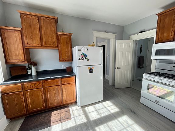 2nd image of 641 Fillmore St NE Floor 1