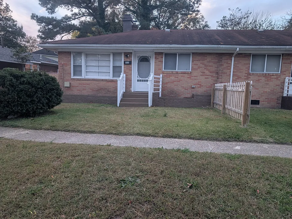 406 Carver Cir
