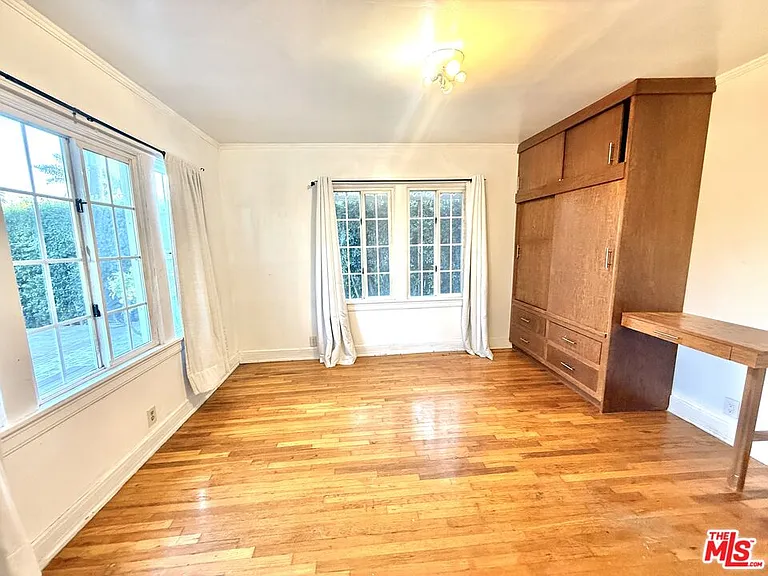 2701 S Harcourt Ave #2701 — Photo 12