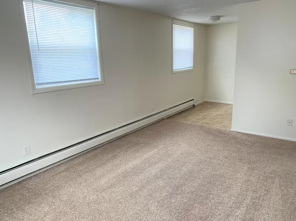 875 26th St, 875 26th St, Marion, IA 52302