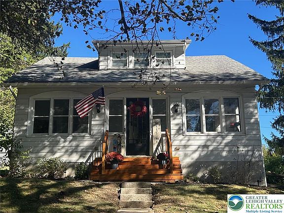 2nd image of 1105 Loxley Ln