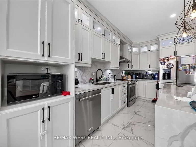 138 Gristone Cres — Photo 17