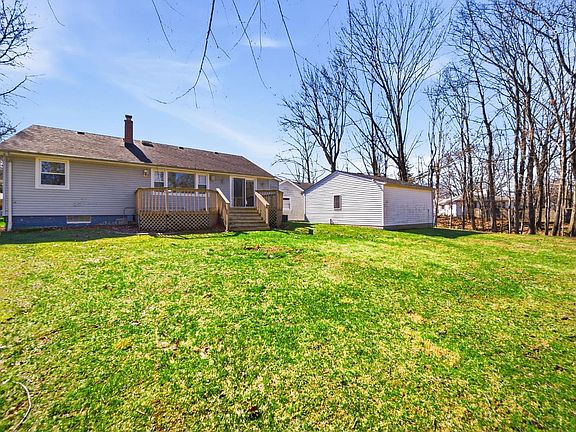 4th image of 1073 Rosealee Ave