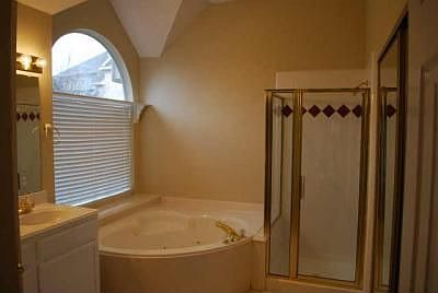 5th image of 1013 Laurel Oak Dr
