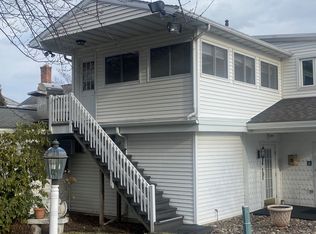 30 N 9th St FLOOR 2, Akron, PA 17501