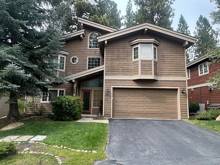 265 Deer Ct — Photo 1