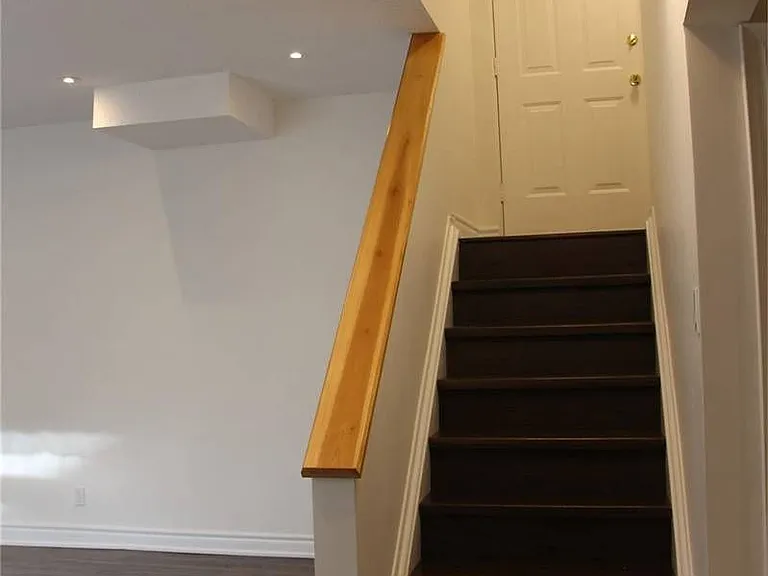1449 Ithaca Ct — Photo 2