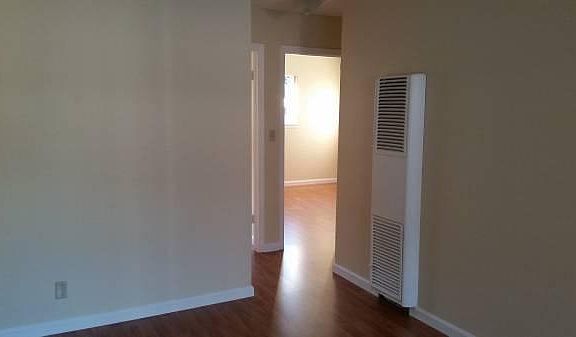 4th image of 563 Troy Dr