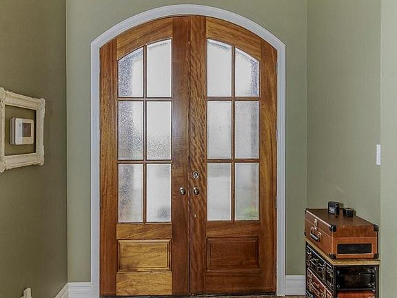 3rd image of 330 Tyler Dr