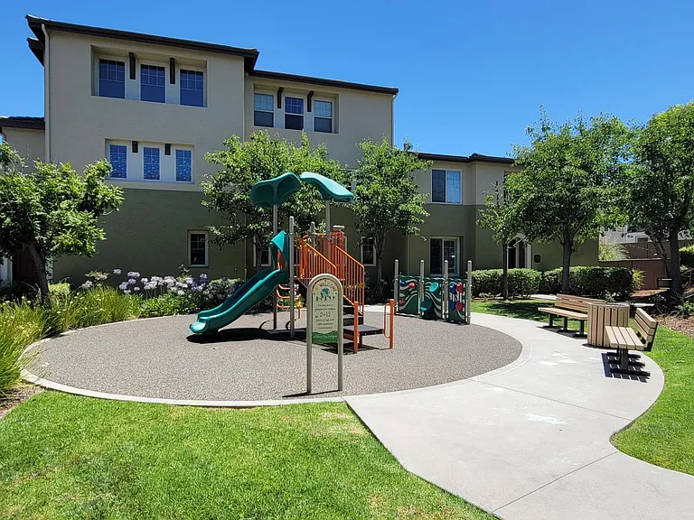 1722 Cripple Creek Dr #4 — Photo 32