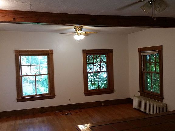 2nd image of 3 Arlington Pl