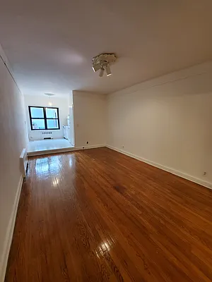 Rented by Addison Property Group | media 3