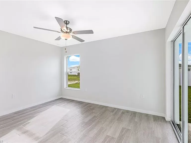 4149 NW 38th Pl — Photo 8