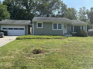 3 Crestwood Dr, Danbury, CT 06811