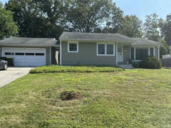 3 Crestwood Drive, Danbury, CT 06811