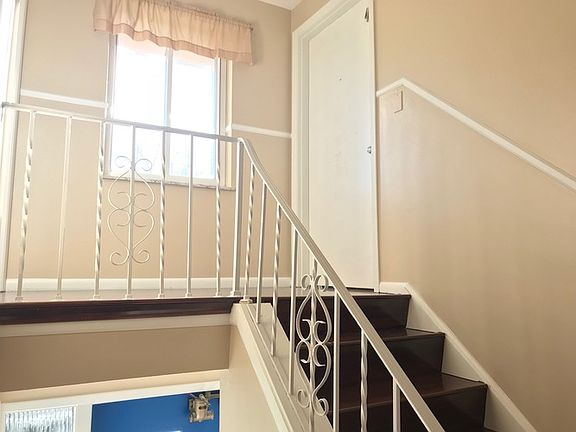 5th image of 4244 Sibley Ave APT 1