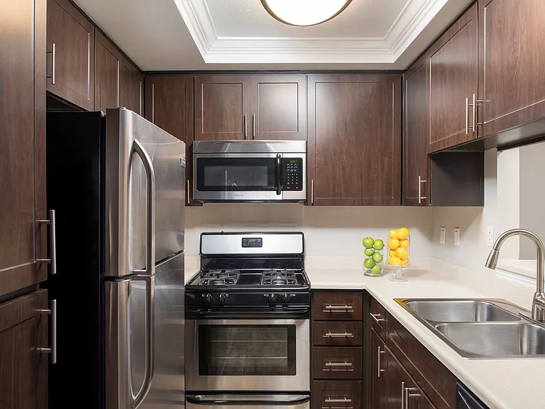 Shadow Ridge Apartment Homes — Photo 13