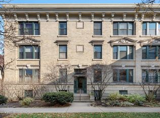 525 W Melrose St #1B, Chicago, IL 60657