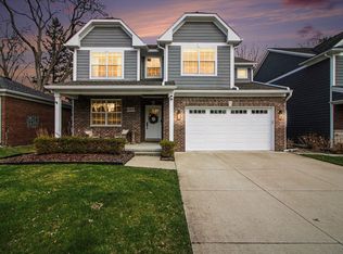 3906 Hillside Dr, Royal Oak, MI 48073