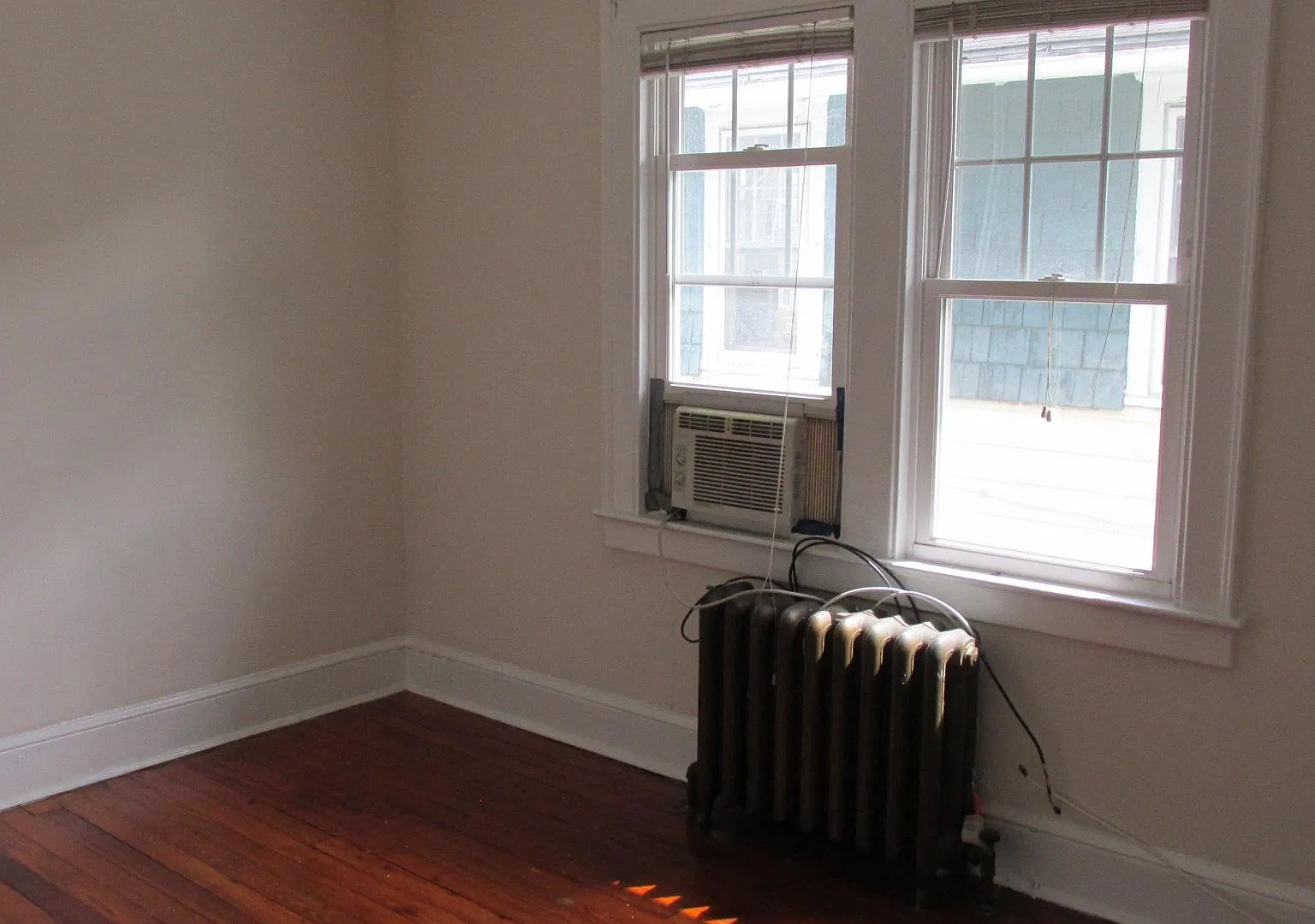 3 bed, 1250 sqft, $3,000 — Photo 4