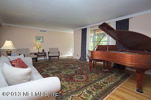 4th image of 7024 Catalonia Ave