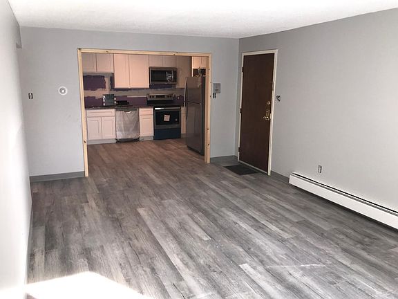 3rd image of 13 Silvestri Cir Unit 17