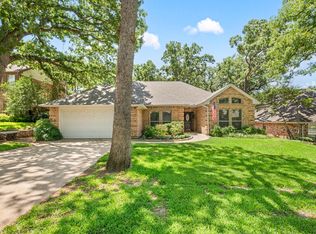 2141 N Aspenwood Dr, Grapevine, TX 76051