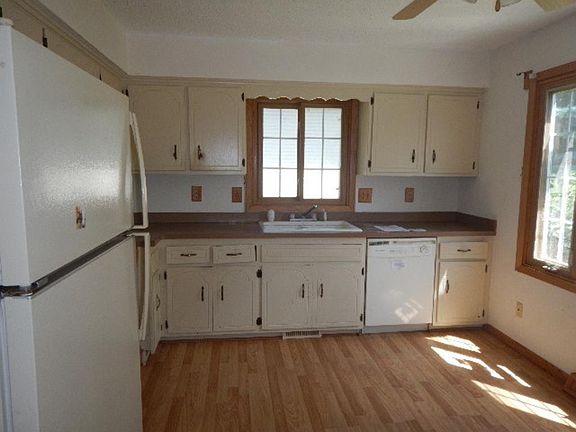 4th image of 8281 Kentucky Ave N