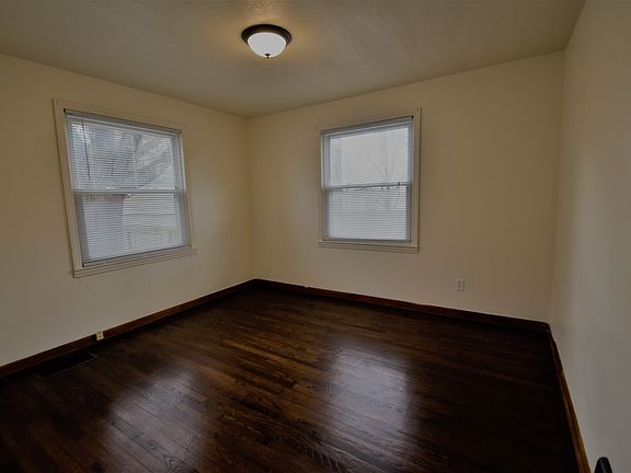 5th image of 1917 S Scott Ave