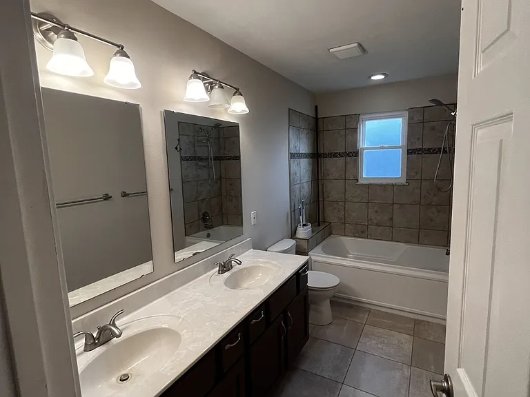 2404 Wendy Way Dr — Photo 14