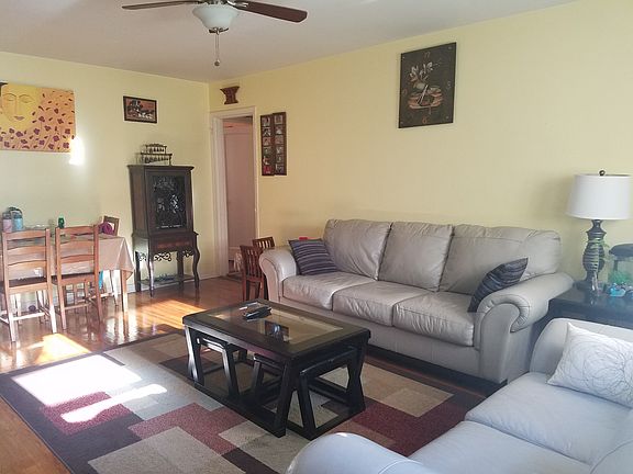 3rd image of 4 Hendrick Ln