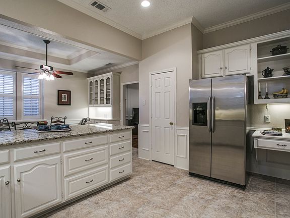 4th image of 3505 Gary Dr