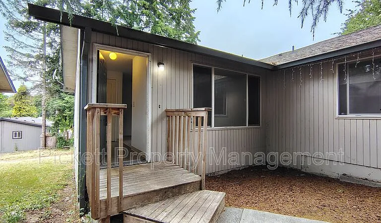 1803 Winfield Ave #B — Photo 2