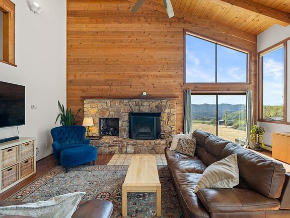 3rd image of 26470 Tierra Vista Ln
