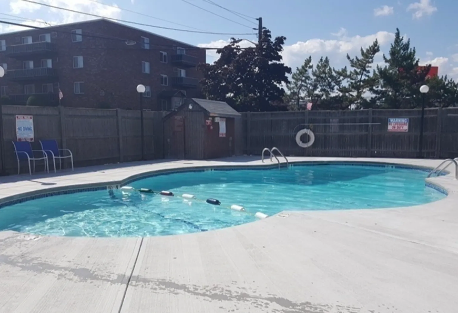 Beautiful Studio condo, ground floor, community pool — Photo 2