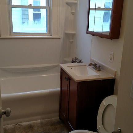 4th image of 1619 Francis Ave SE