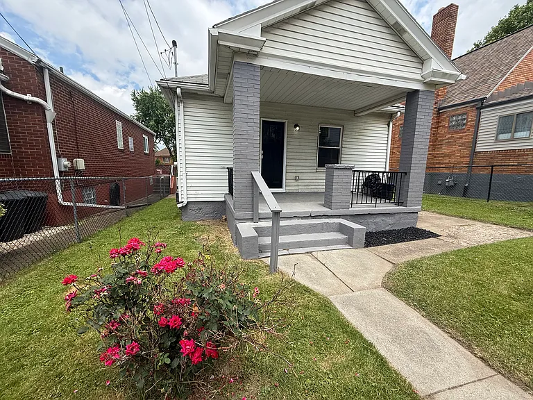 158 Frank St — Photo 18