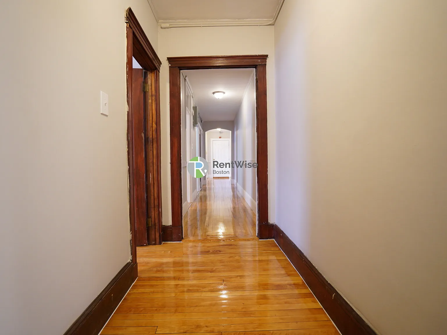 3 bed, 1000 sqft, $4,500 — Photo 2