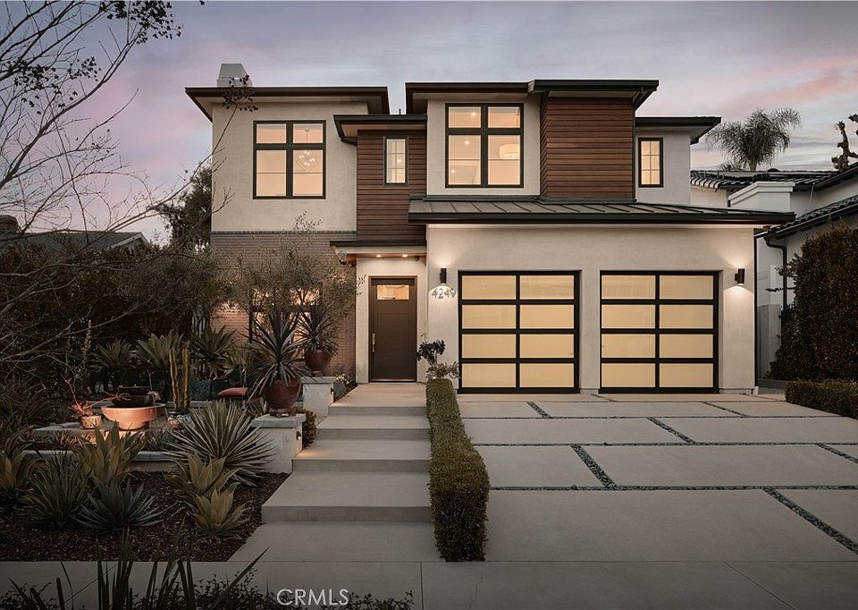1st image of 4249 Rhodes Ave