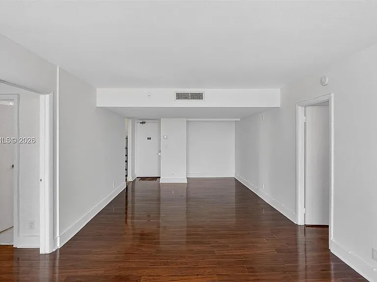 20335 W Country Club Dr #502 — Photo 8