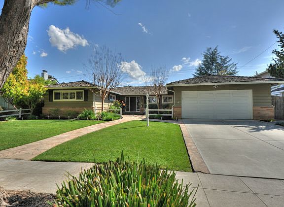 3rd image of 1460 McBain Ave