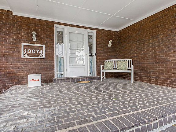4th image of 10074 E Lake Dr