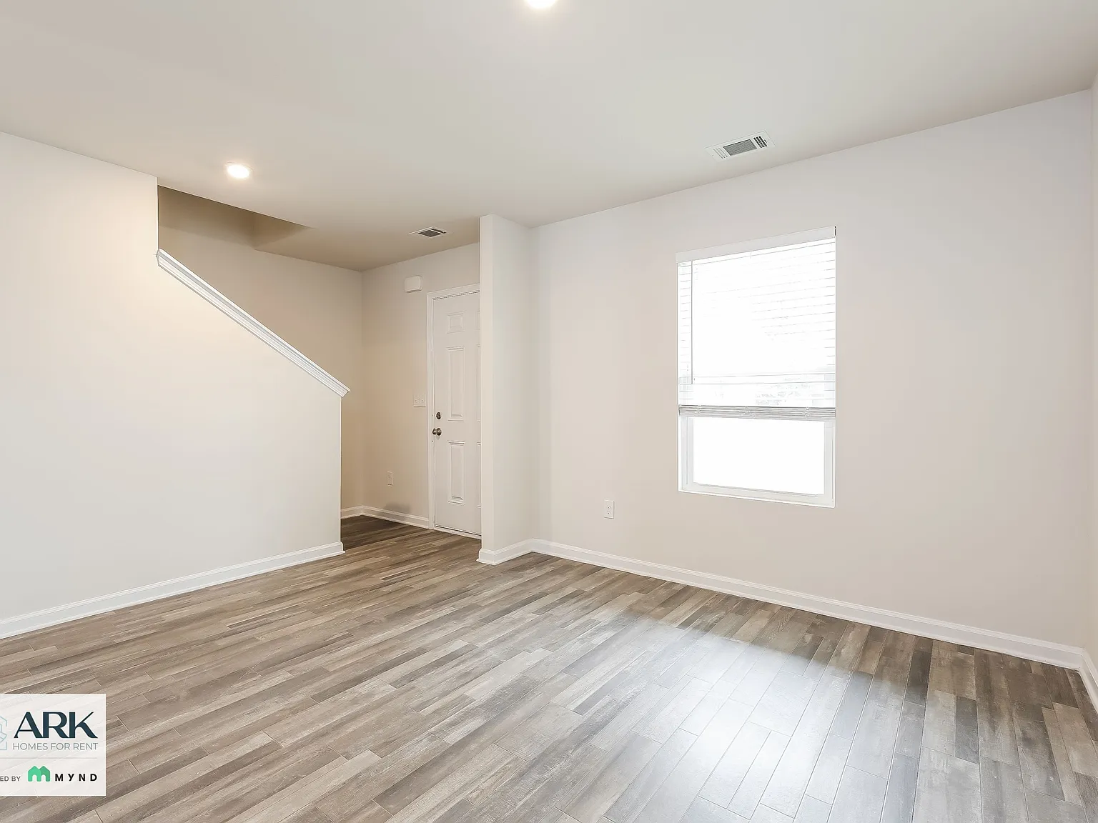 4 bed, 3.0 bath, 2009 sqft, $2,105 — Photo 4