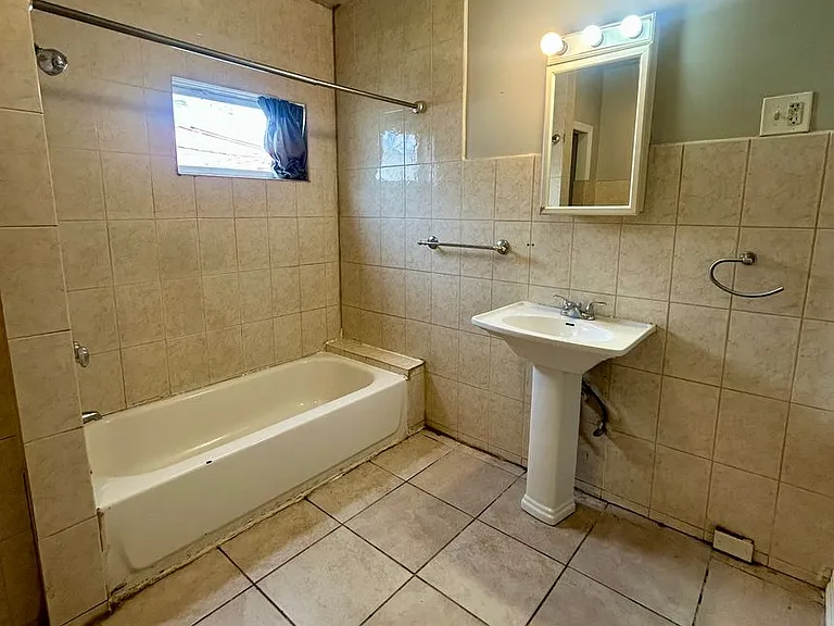 605 Eisenbrown St — Photo 21