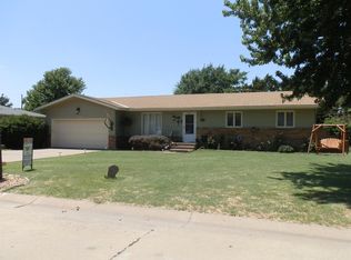1036 N Ash St, Russell, KS 67665