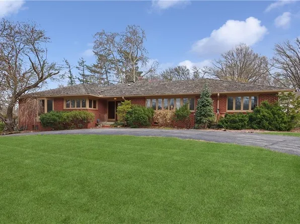 5611 Cherokee Cir, Fairway, KS 66205